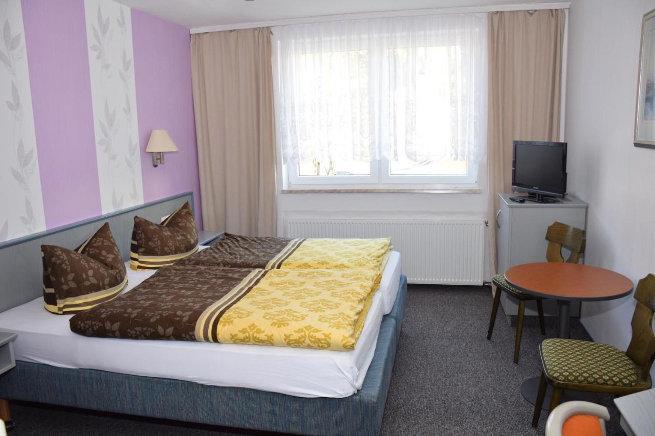 Marschalls Hotel Am Rennsteig ノイウハウス・アム・レンヴェーク エクステリア 写真