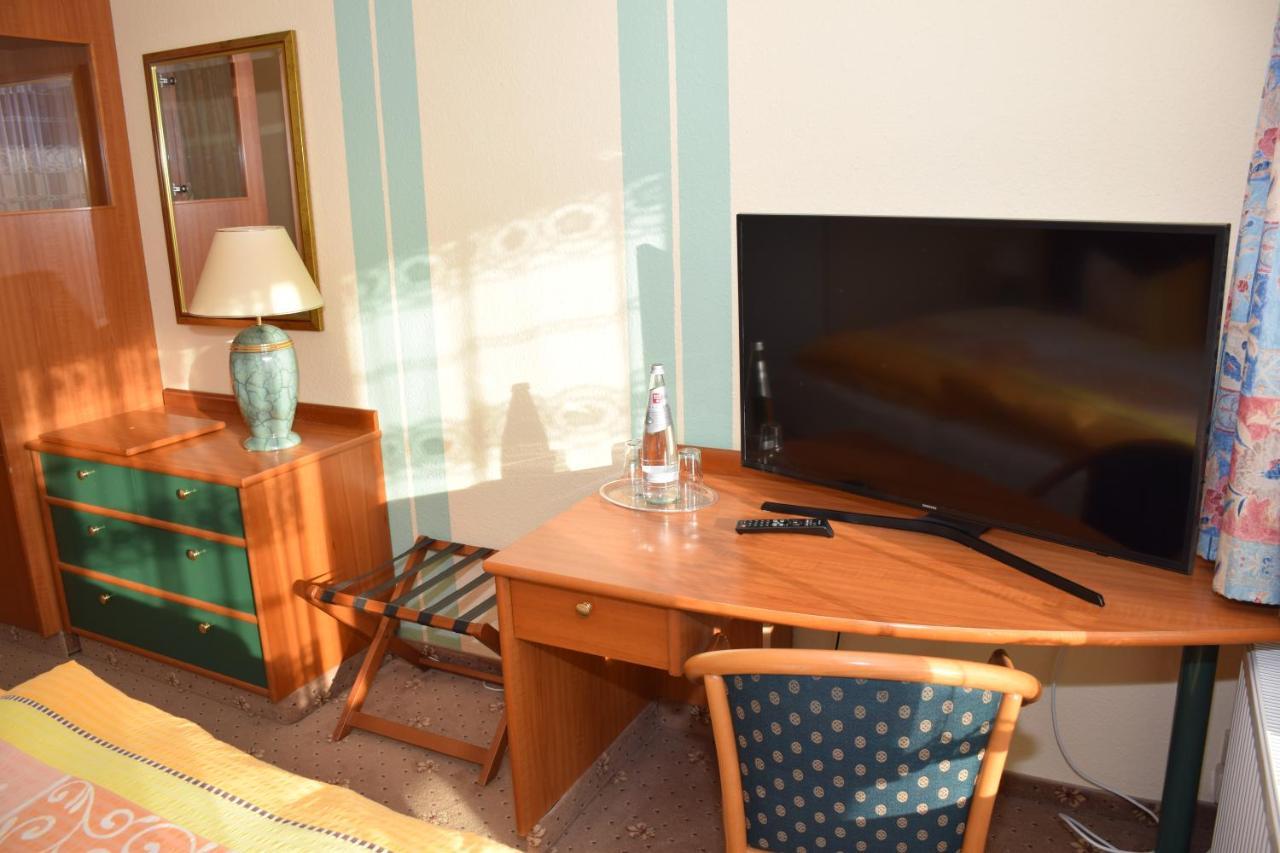 Marschalls Hotel Am Rennsteig ノイウハウス・アム・レンヴェーク エクステリア 写真